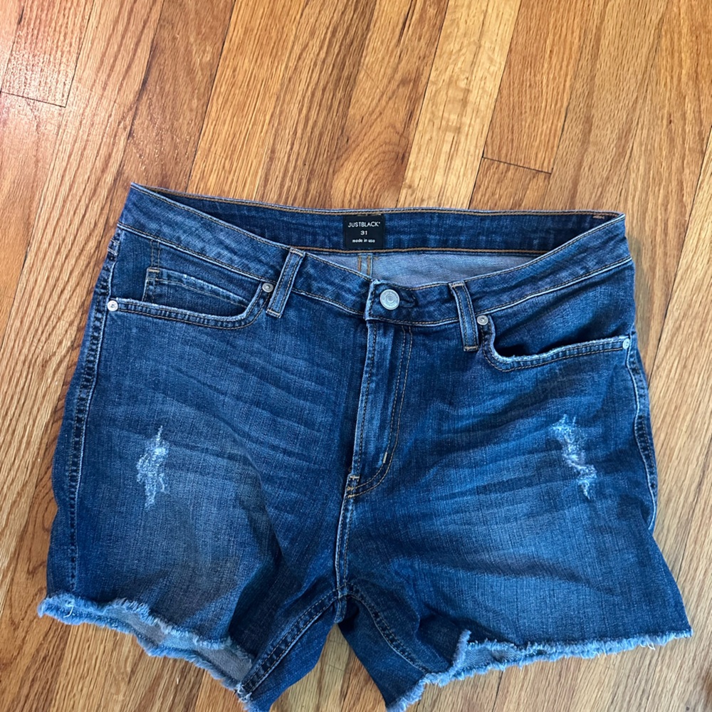 Just Black brand jeans shorts from stitch fix. Women’s size 31 (us size 10)